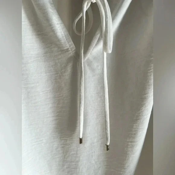 Tommy Hilfiger top, created a solid-color style that's wearable. Size X-large - Picture 11 of 13